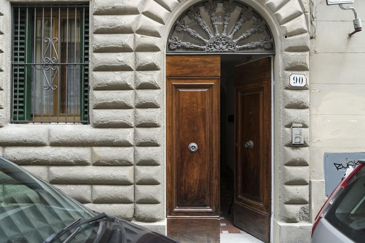 Lejlighed i Historisk Centrum på 60 m². Soveværelser: 1. Private badeværelser: 2. Firenze Eksteriør billede
