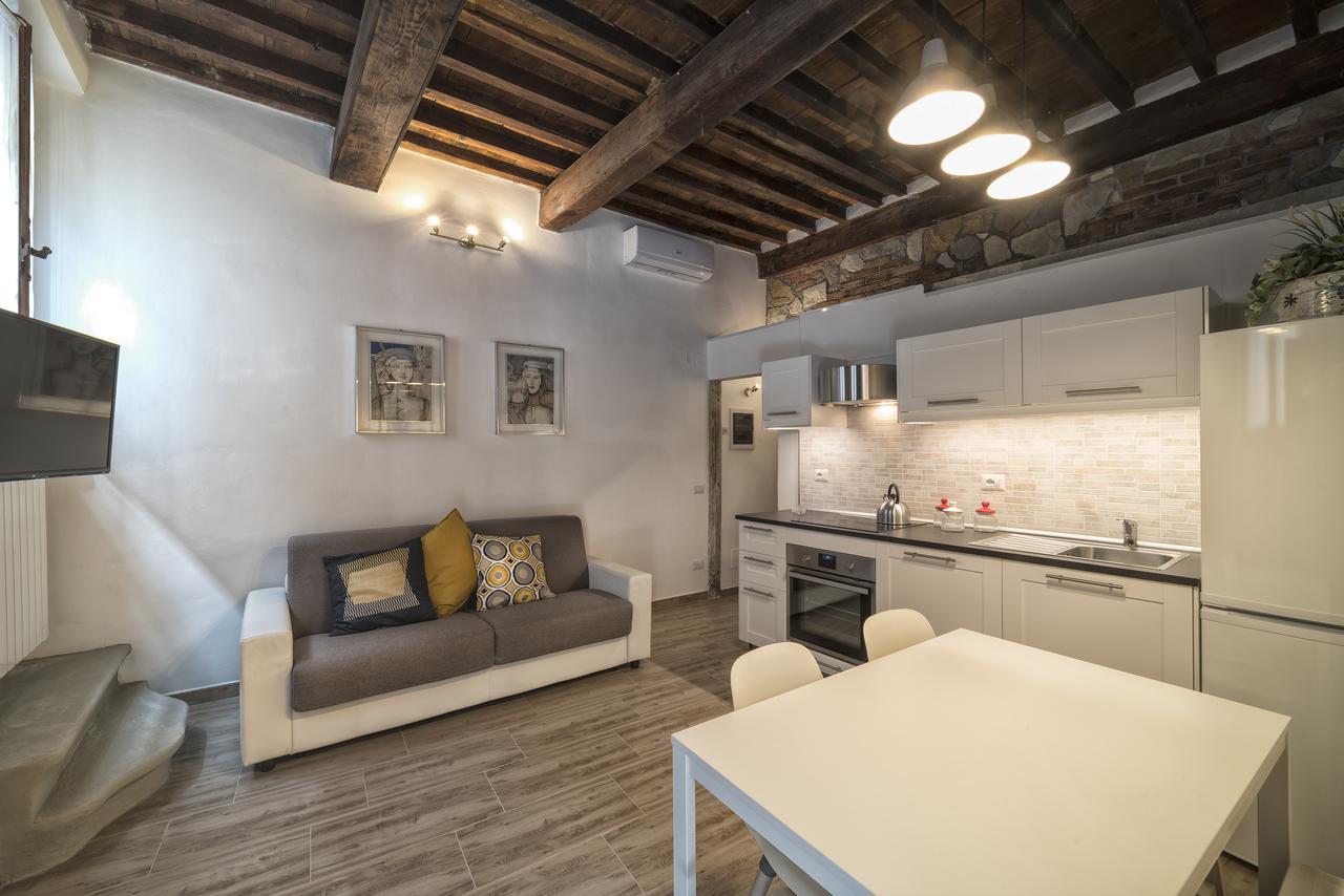 Lejlighed i Historisk Centrum på 60 m². Soveværelser: 1. Private badeværelser: 2. Firenze Eksteriør billede