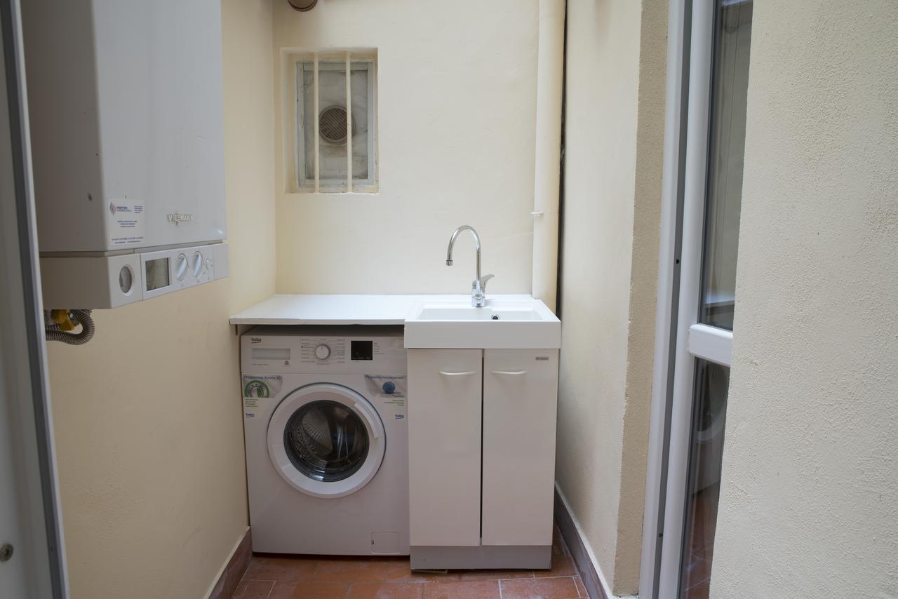 Lejlighed i Historisk Centrum på 60 m². Soveværelser: 1. Private badeværelser: 2. Firenze Eksteriør billede